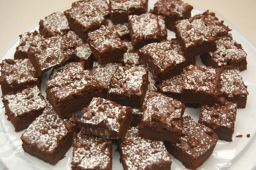 guinness brownies with confectioners sugar