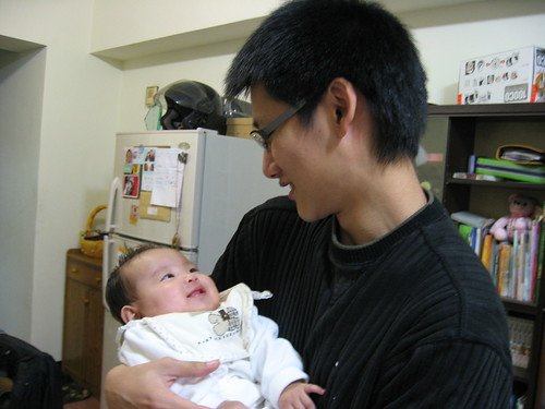 2009.03.15 抱著同學的女兒…