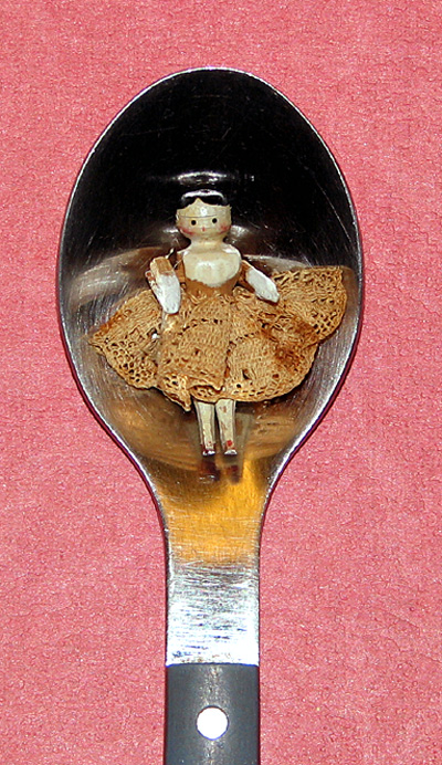 Tiny Queen Ann peg doll