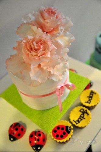 mini cake with english rose