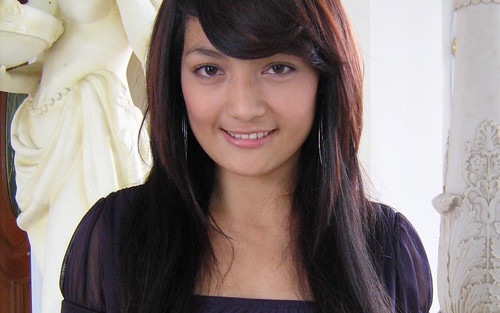 Imel Putri Cahyati, Aktris Indonesia Kelahiran Garut, 8 November 1988