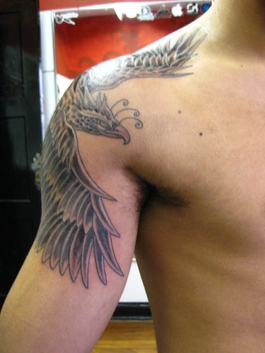 weapon of choice · chiaroscuro · Tatuagem Fenix Phoenix tattoo 