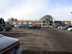 even the Eden Prairie library looks like a big box store (by: Ryner12/Julia, creative commons license)