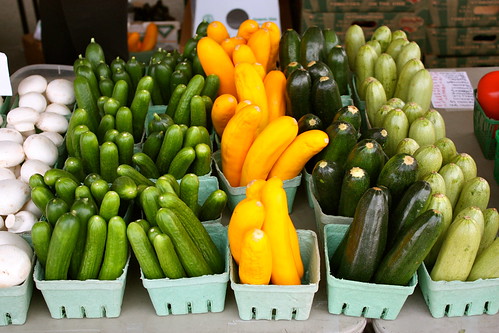 farmers-market-zucchini