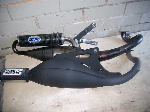 Leo Vince ZX Exhaust, Handmade with Carbon silencer to suit Yamaha 