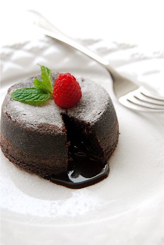 Molten chocolate cake1