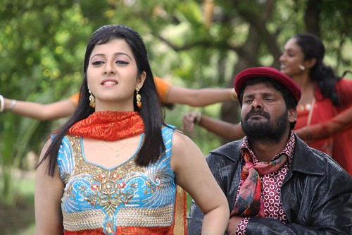 Aarumaname Tamil movie still -Actress Sindhu with Ganja Karuppu