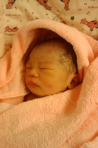 剛出生幾分鐘的 baby，是我的小恩恩 :)