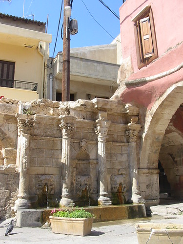 Venetiaanse fontein met ijskoud water