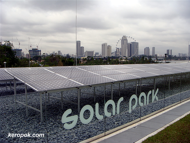 Solar park on top of the Marina Barrage