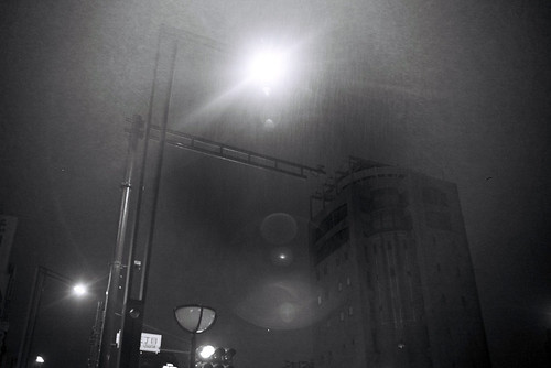 Be lit by streetlights by keganimushi