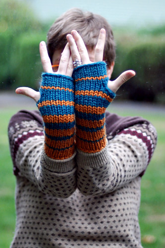 knit gradient mitts