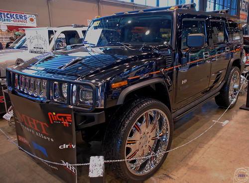 hummer on 28 inch rims