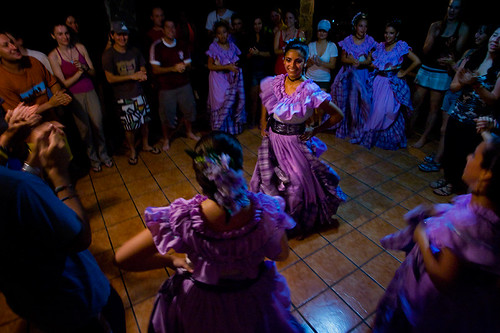 girls dance in costa rica