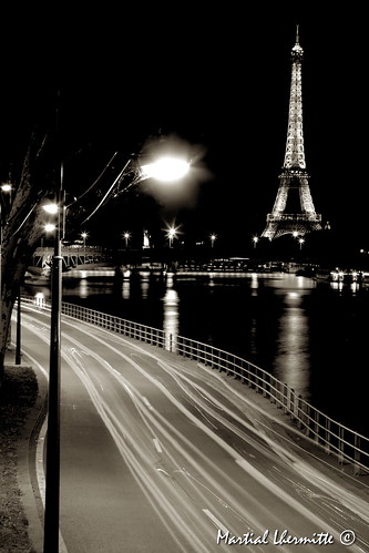 paris at night black and white. paris by night 220809_36