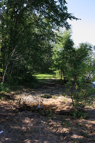 Tidal pool and path at Dorothy Lake