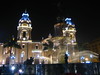 Lima, Catedral y Pileta con angelito de gorro arriba