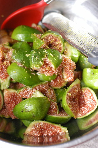 figs ready to be made into jam