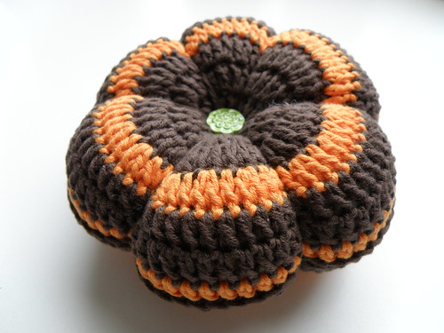 Crochet pincussion