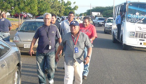 Iván Freites y otros directivos sindicales en la caravana
