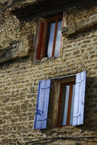 Wandering the hilltowns of Chateauneuf de Pape France