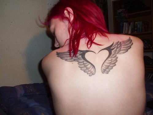 tatuagem de anjo na costa