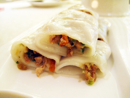 steamed rice rolls with shredded duck and pork liver