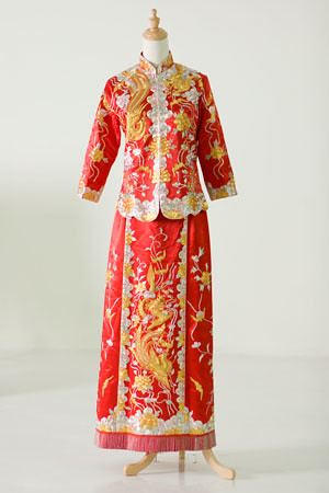  Chinese heritage by wearing the auspicious qua during their wedding