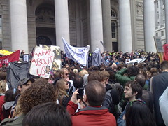picture of protesters outside the Bank of England