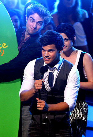 Twilight Comes Out on Top at the Teen Choice Awards!.. by Luuuucia:)