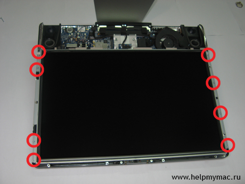Откручиваем 8 винтов удерживающих LCD дисплей iMac