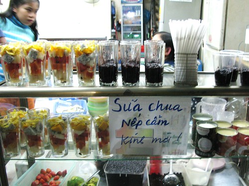 Sua chua nep cham shop, Hanoi, Vietnam