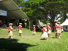 Little hula dancers