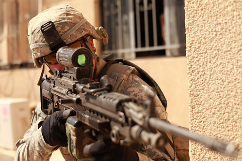 フリー画像|戦争写真|兵士/ソルジャー|人物写真|アメリカ軍兵士|銃器|ライフル銃|フリー素材|