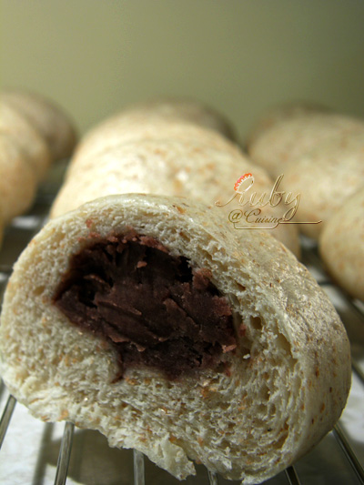 steamed bun with red bean paste