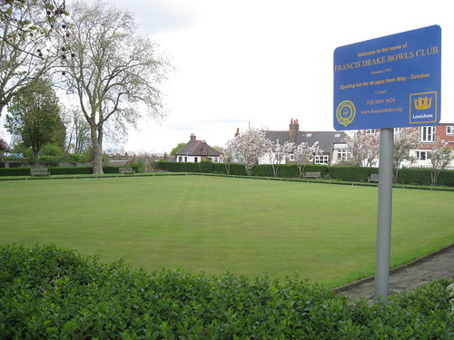 bowling green and sign