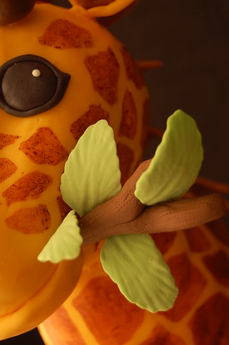 Giraffe cake - leaf closeup