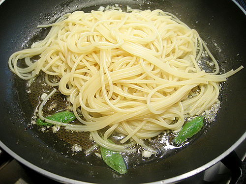 簡單滋味多。蒜香 Spaghetti-090905