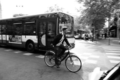 Paris Cycle Chic - Bag Holding