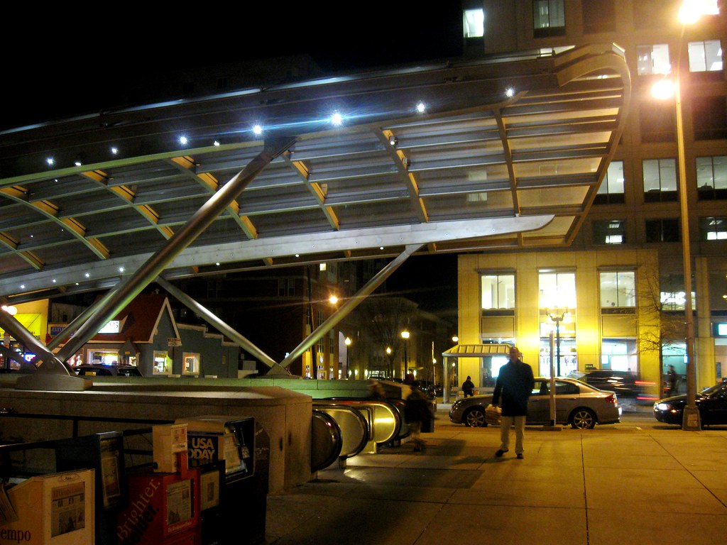 Clarendon Metro Station