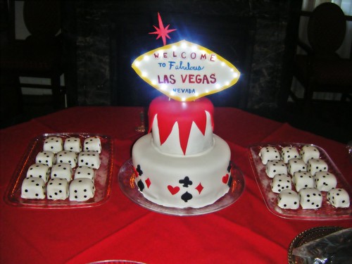 las vegas sign cake. Las Vegas themed cake with