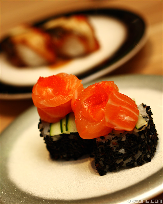 salmon-sesame-sushi