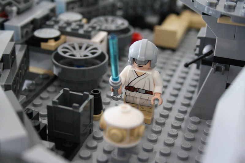 Lego 7965 Millenium Falcon - Lego Star Wars  Photos, review,  caractéristiques et prix du set