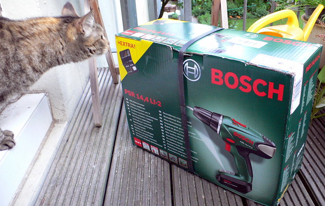 Bosch-Akkuschrauber PSR 14.4 mit Katze