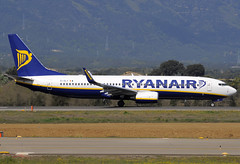Ryanair B737-8AS EI-DLY GRO 19/04/2009