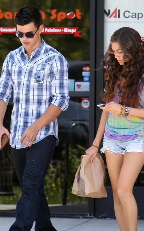 Taylor Lautner And His Girlfriend Sara Hicks Leaving Chipotle Re