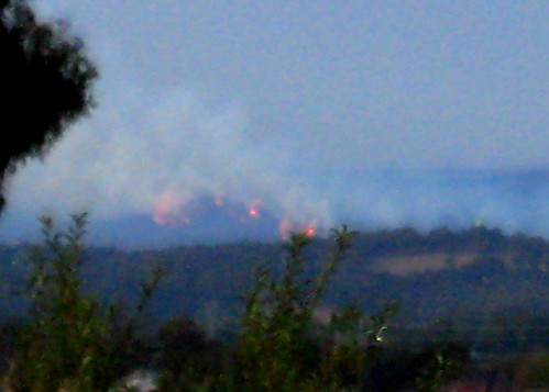 fires  burning towards kinglake