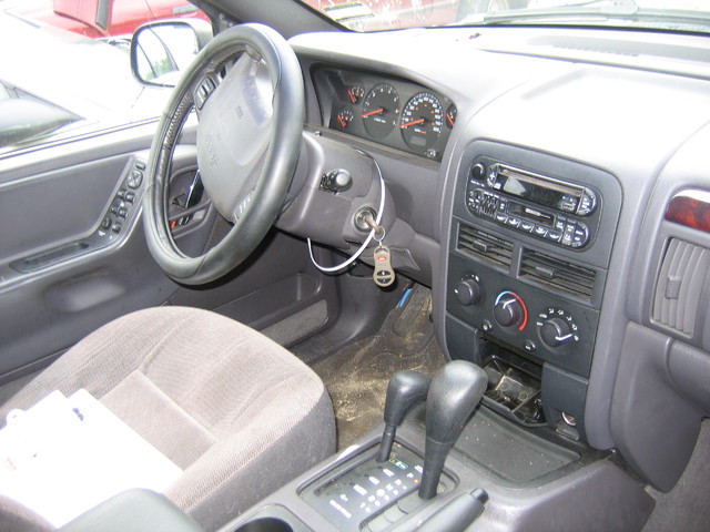  2000 Jeep Grand Cherokee interior