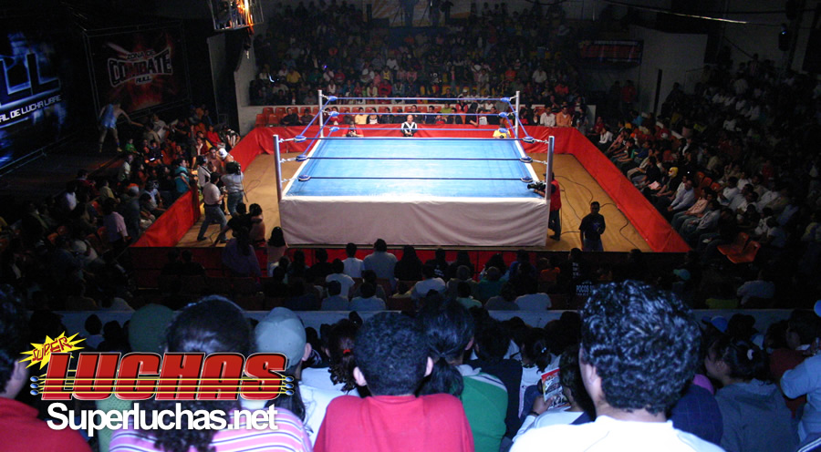 Interior de la Arena López Mateos / Súper Luchas