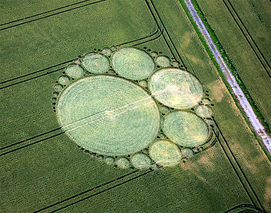 crop-circles-field-photo-28